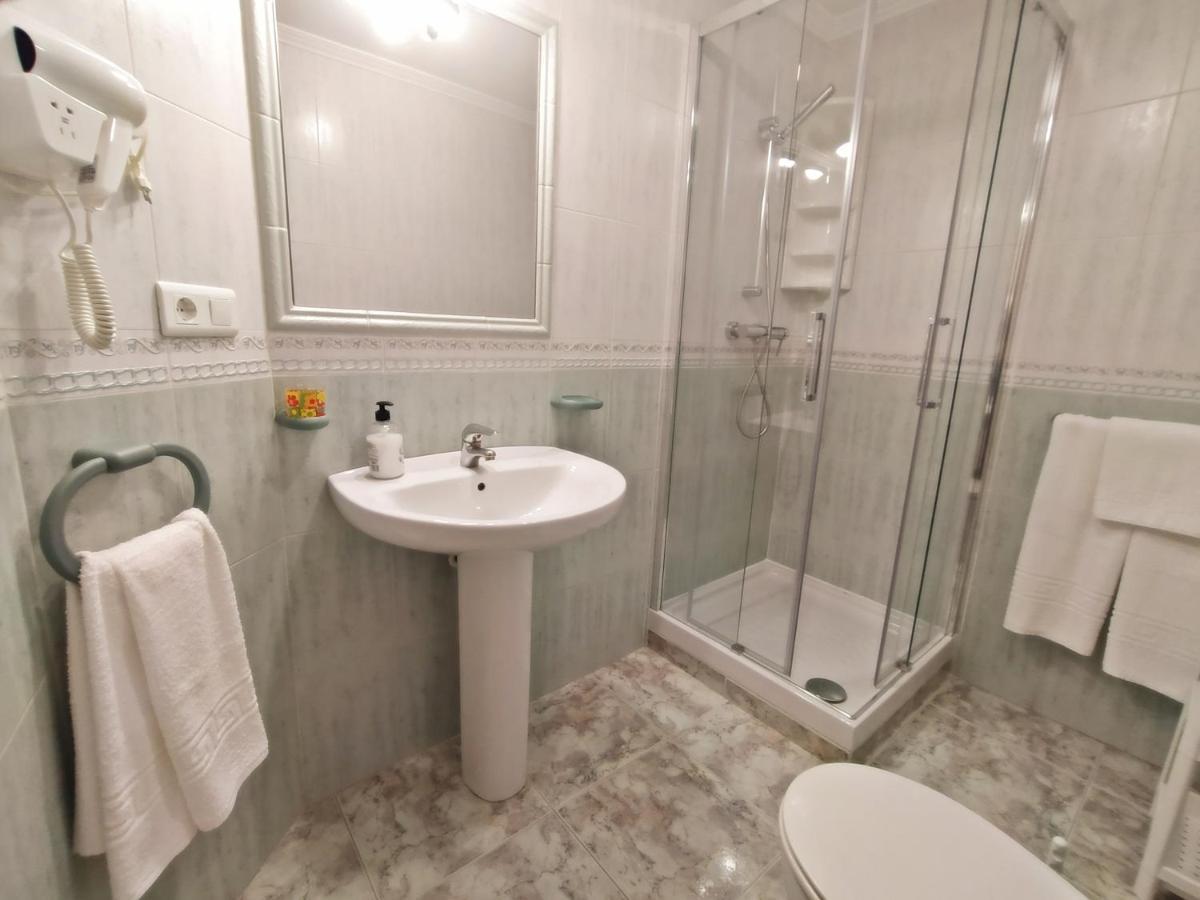 Apartamentos Alan Nerja Bagian luar foto