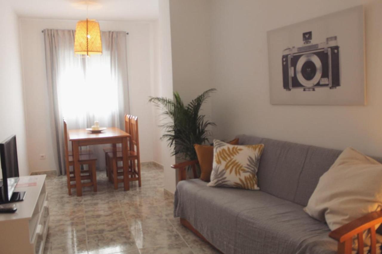Apartamentos Alan Nerja Bagian luar foto