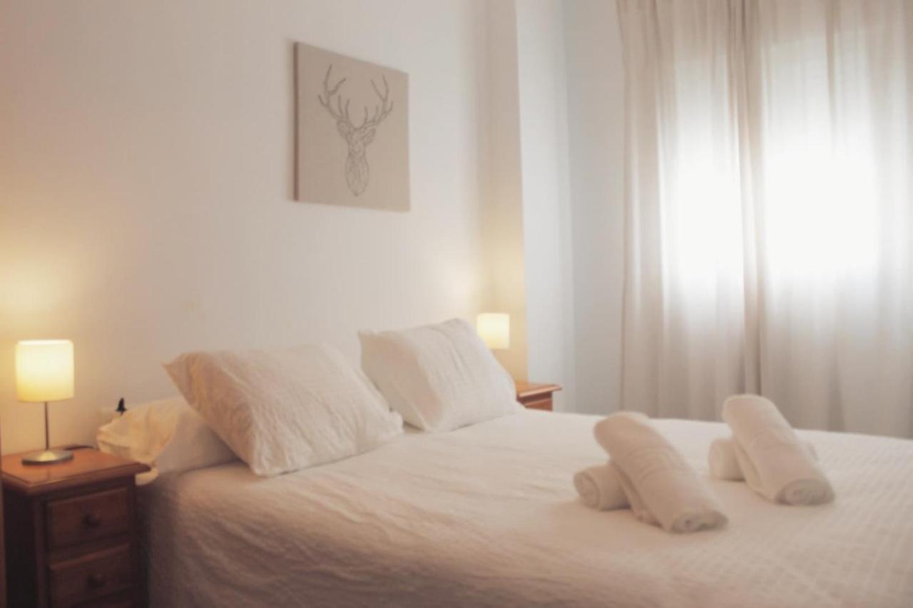 Apartamentos Alan Nerja Bagian luar foto
