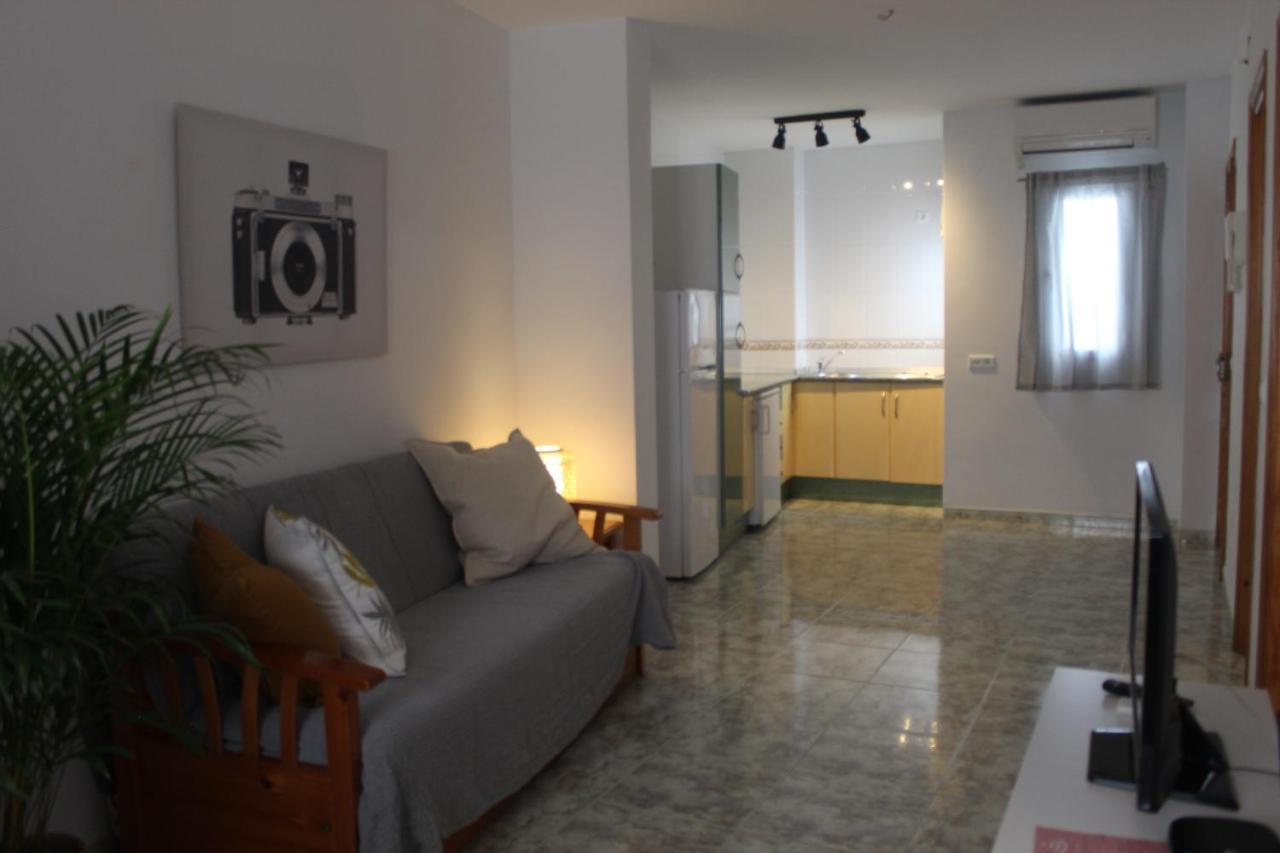 Apartamentos Alan Nerja Bagian luar foto