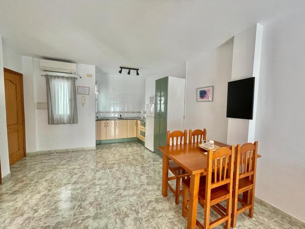 Apartamentos Alan Nerja Bagian luar foto