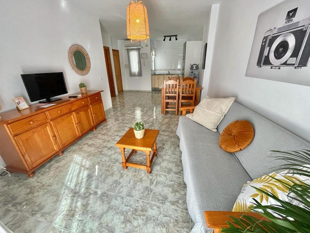 Apartamentos Alan Nerja Bagian luar foto