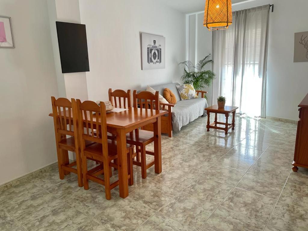 Apartamentos Alan Nerja Bagian luar foto