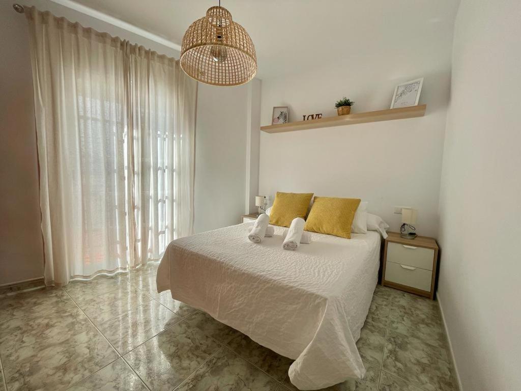 Apartamentos Alan Nerja Bagian luar foto