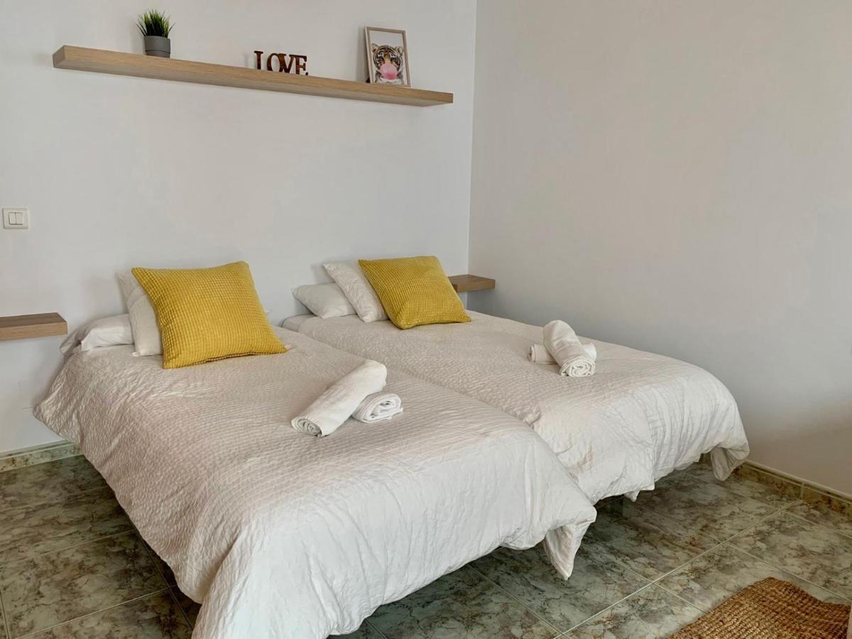Apartamentos Alan Nerja Bagian luar foto