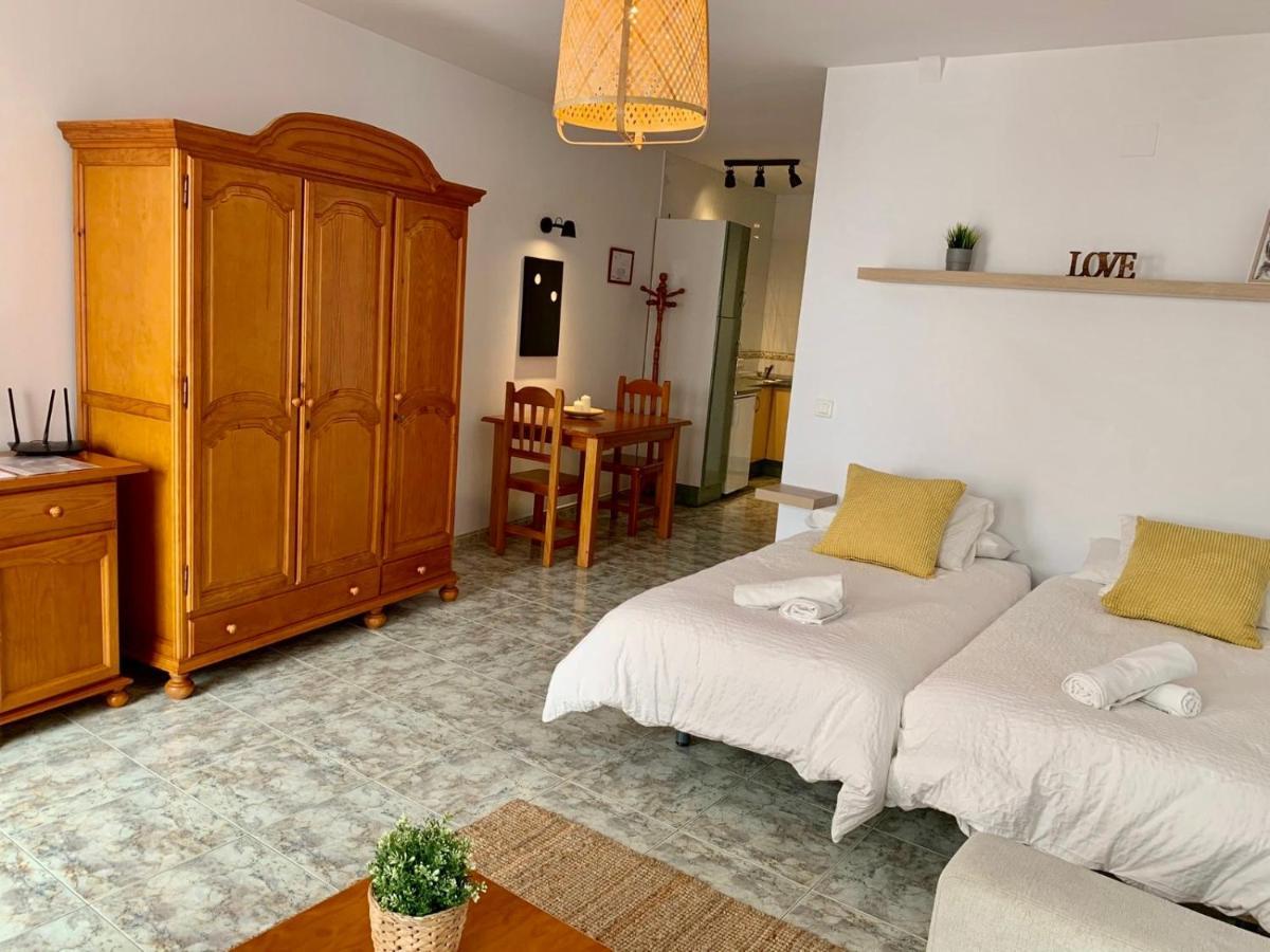 Apartamentos Alan Nerja Bagian luar foto