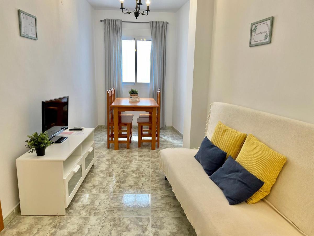 Apartamentos Alan Nerja Bagian luar foto