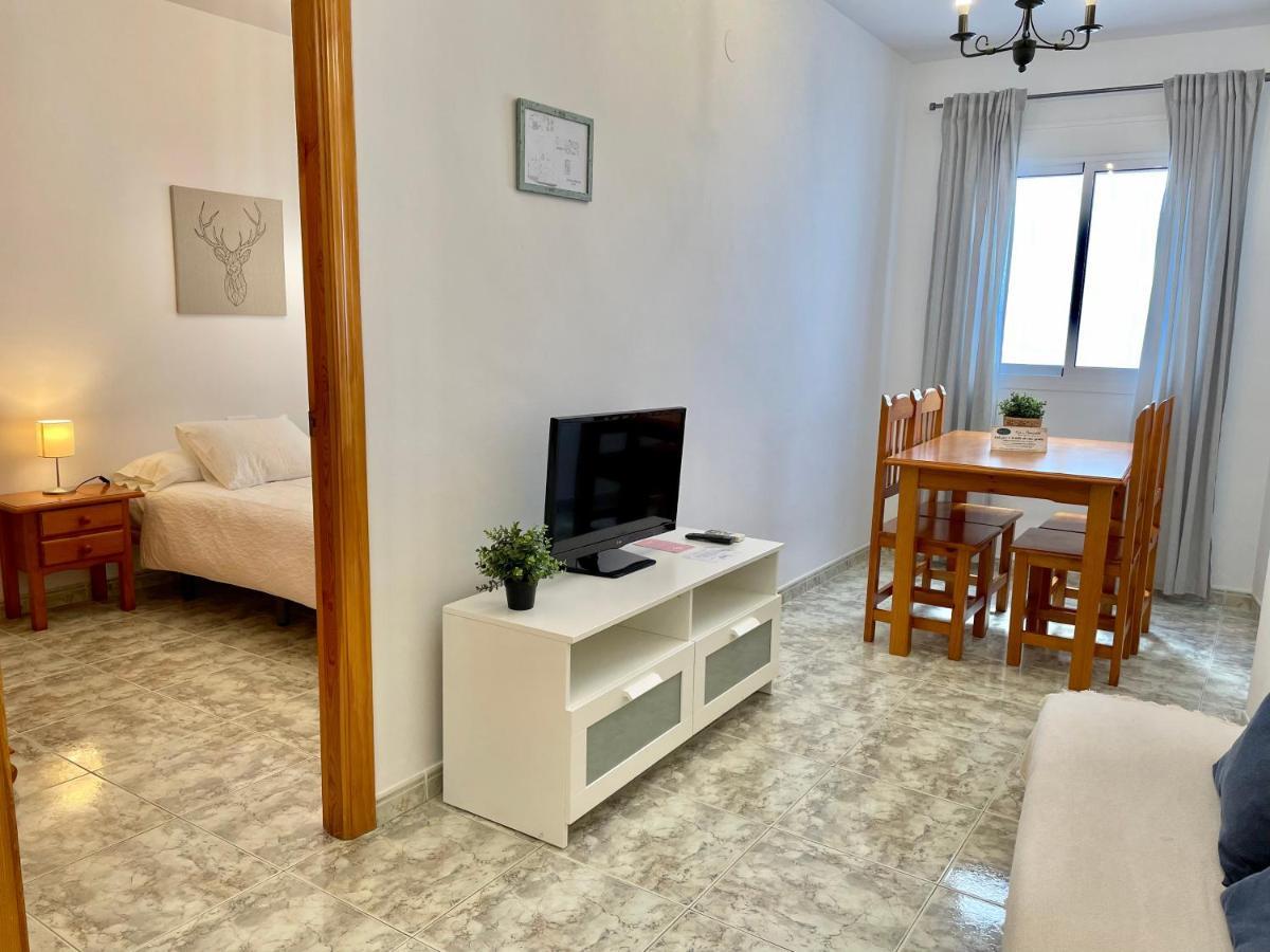 Apartamentos Alan Nerja Bagian luar foto