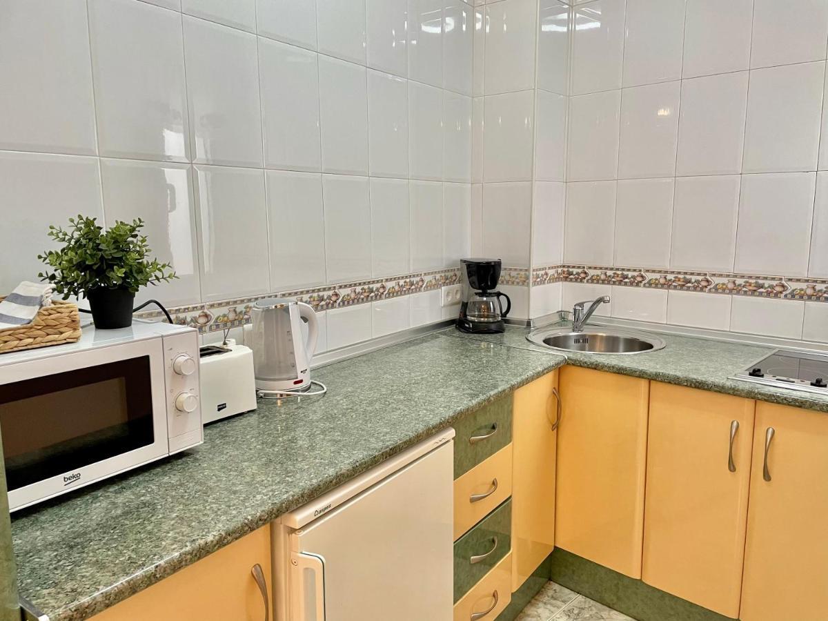 Apartamentos Alan Nerja Bagian luar foto
