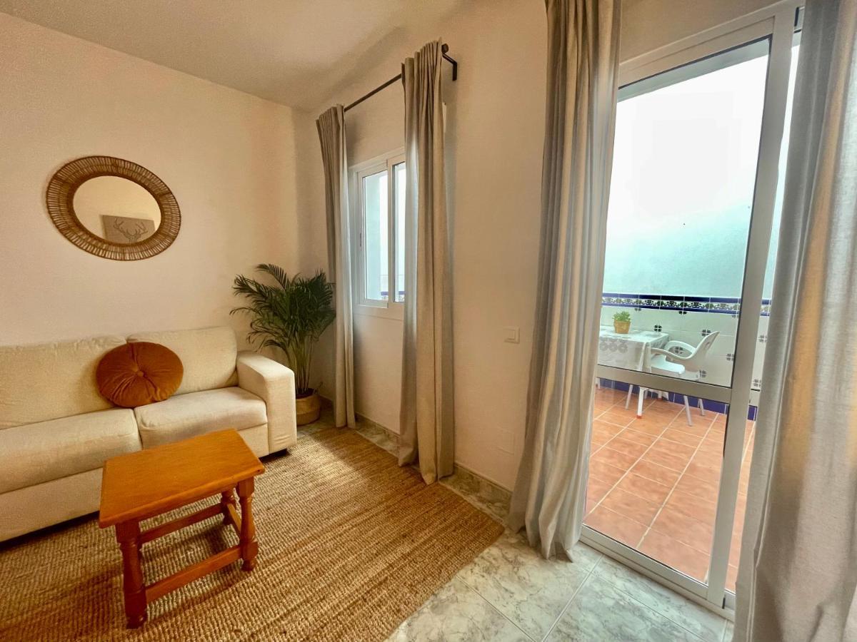 Apartamentos Alan Nerja Bagian luar foto