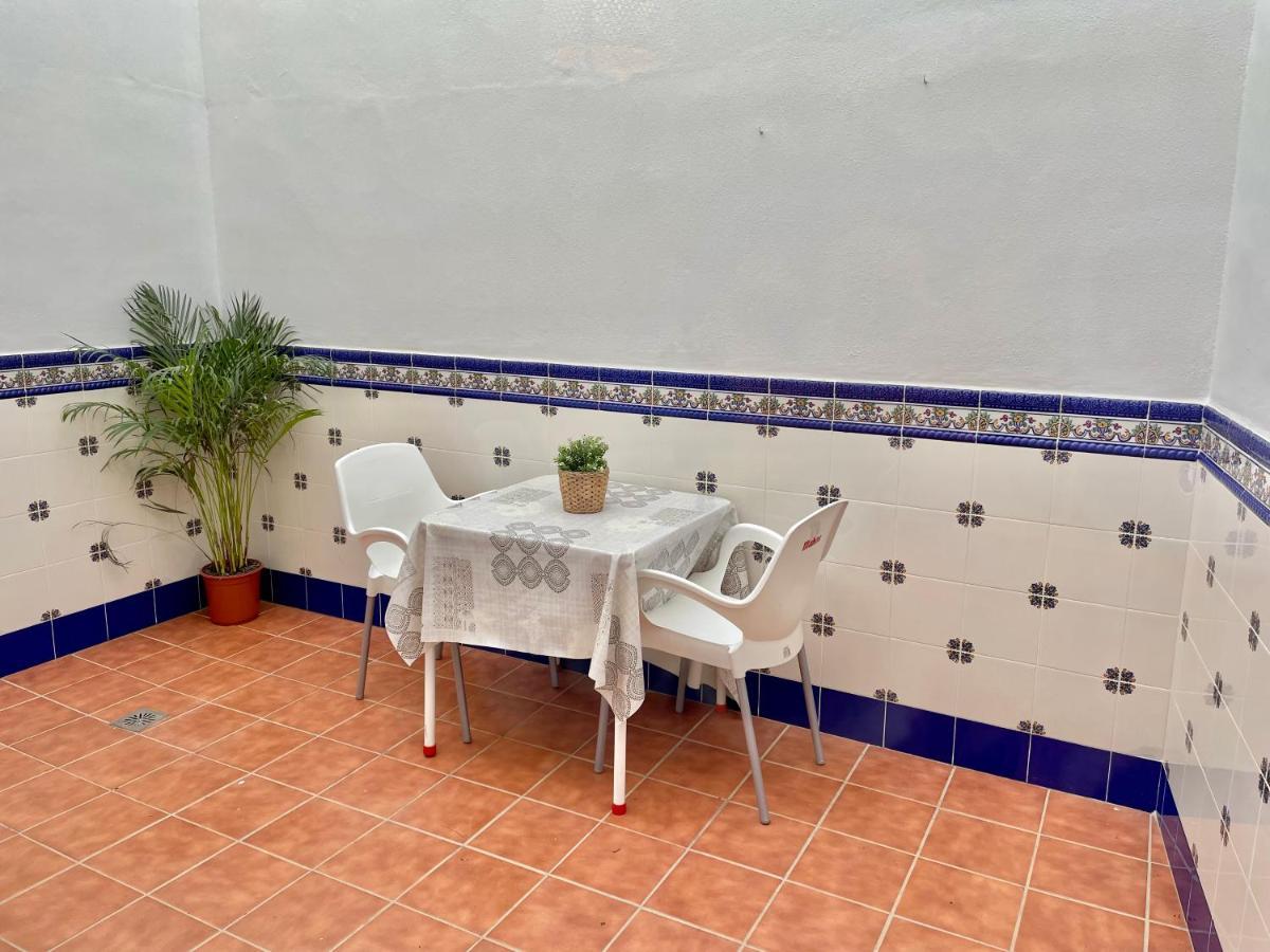 Apartamentos Alan Nerja Bagian luar foto