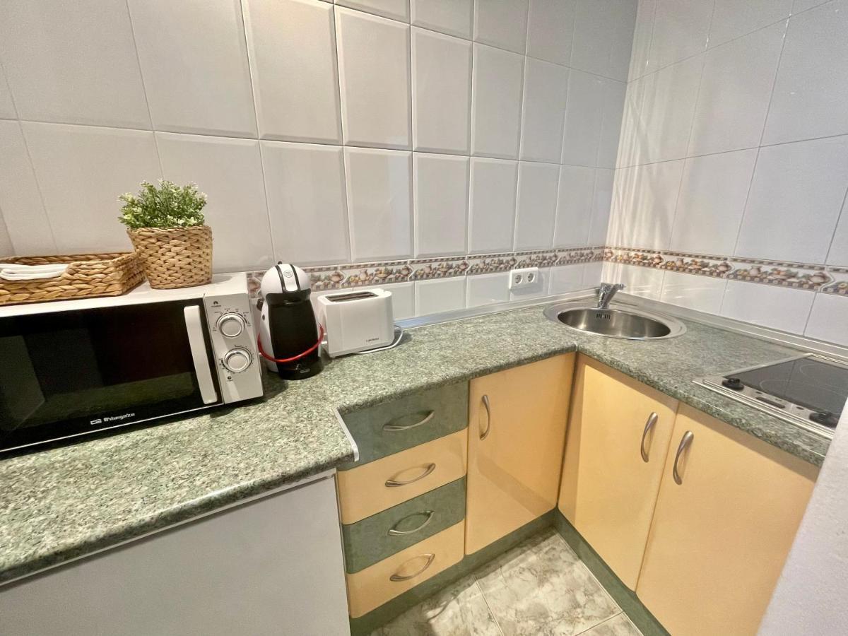 Apartamentos Alan Nerja Bagian luar foto