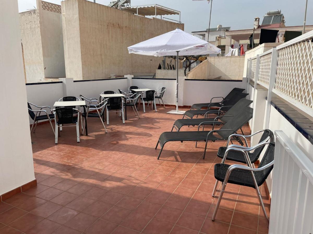 Apartamentos Alan Nerja Bagian luar foto