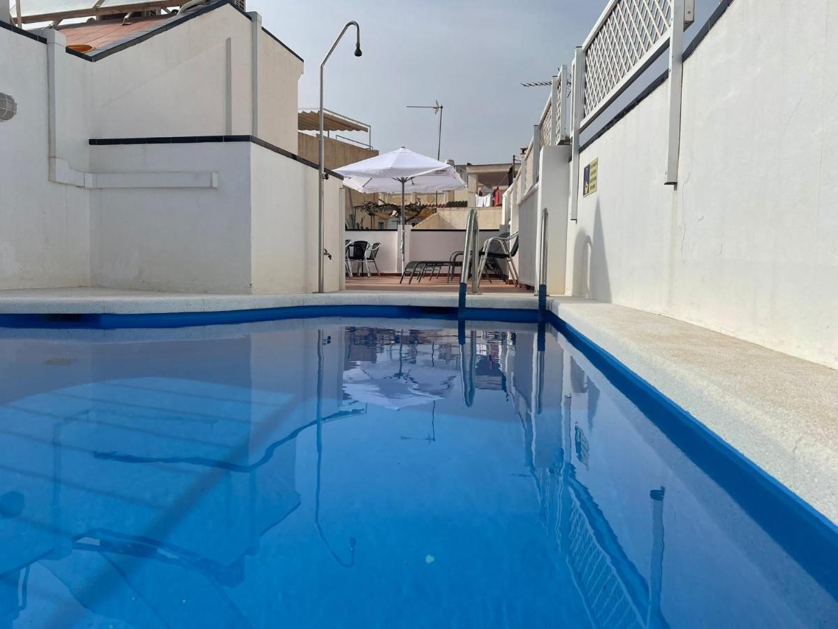 Apartamentos Alan Nerja Bagian luar foto