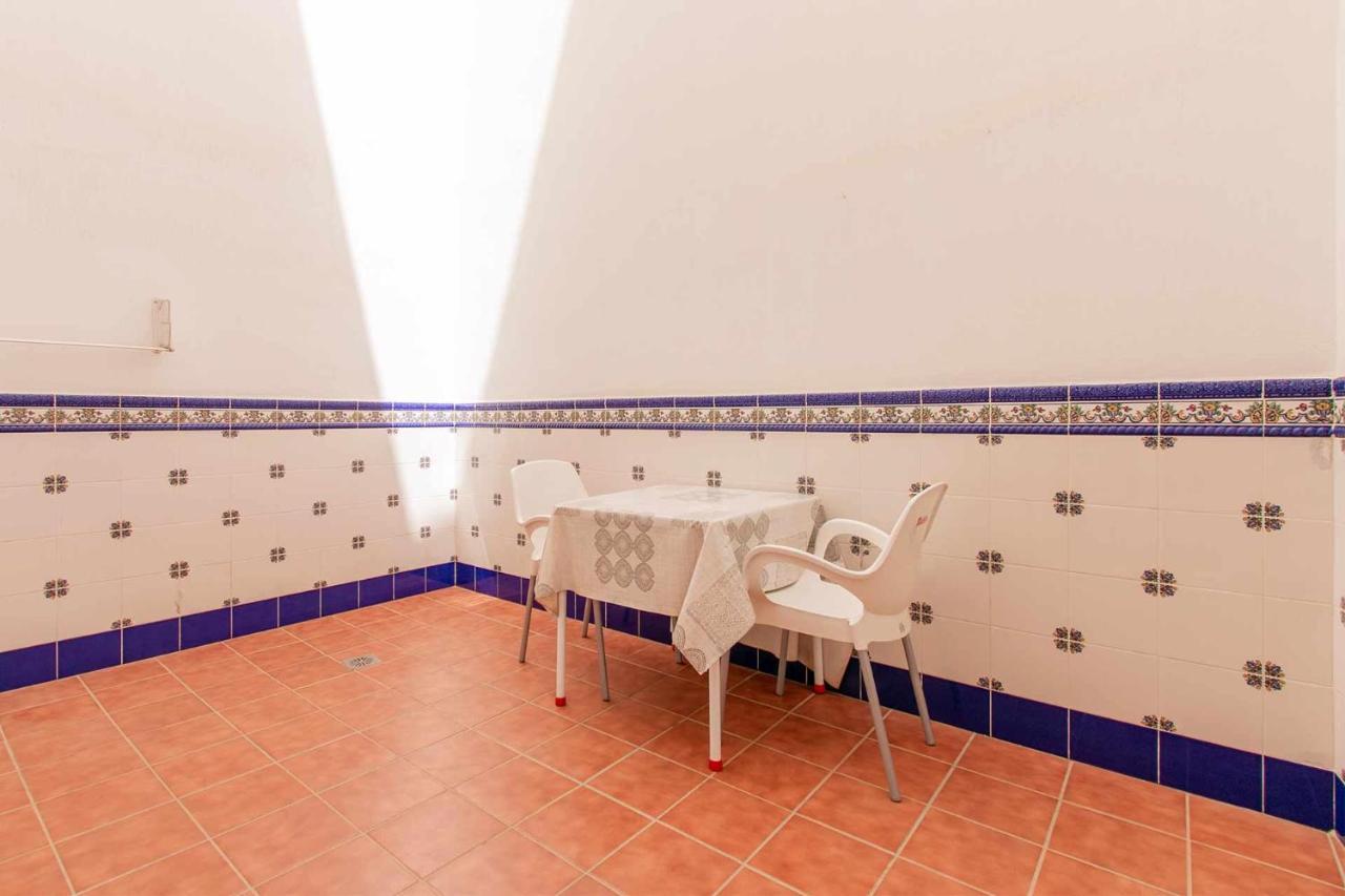 Apartamentos Alan Nerja Bagian luar foto